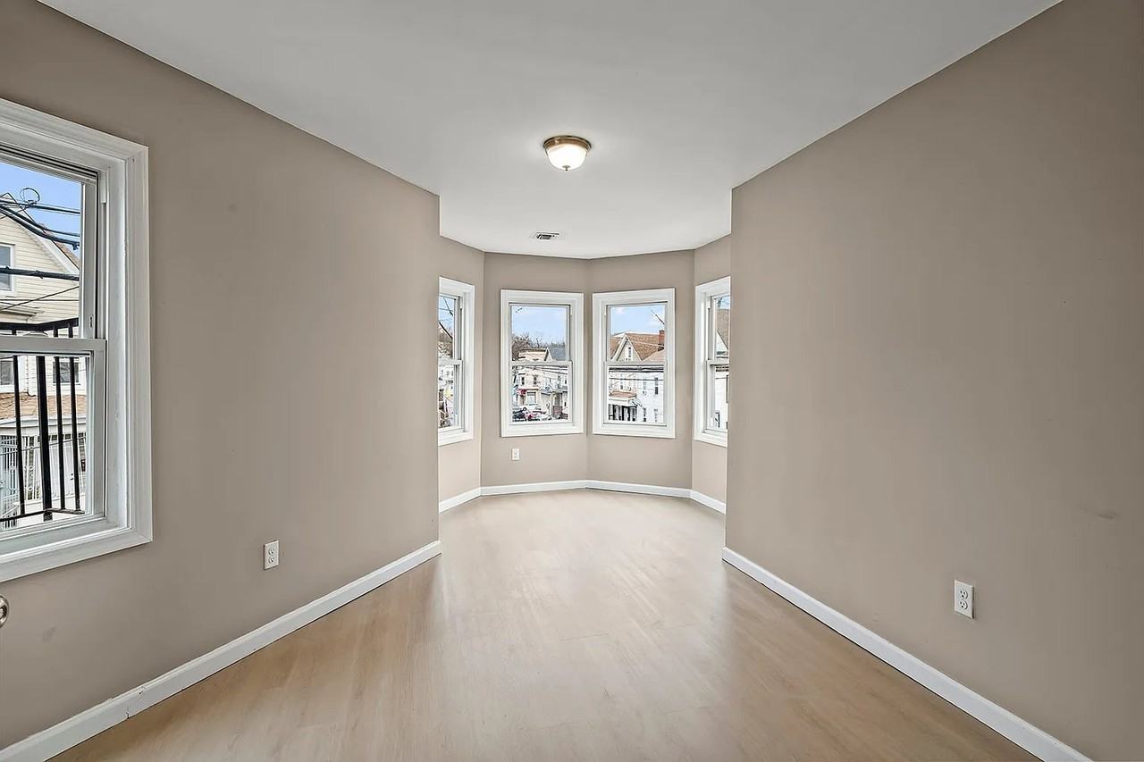 113 E Main St #2 - Photo 5 of 12