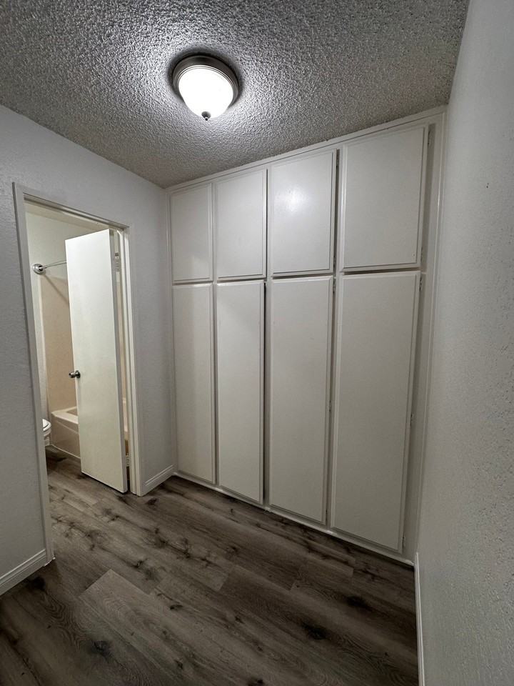 5134 N Glendora Ave #33 - Photo 6 of 10