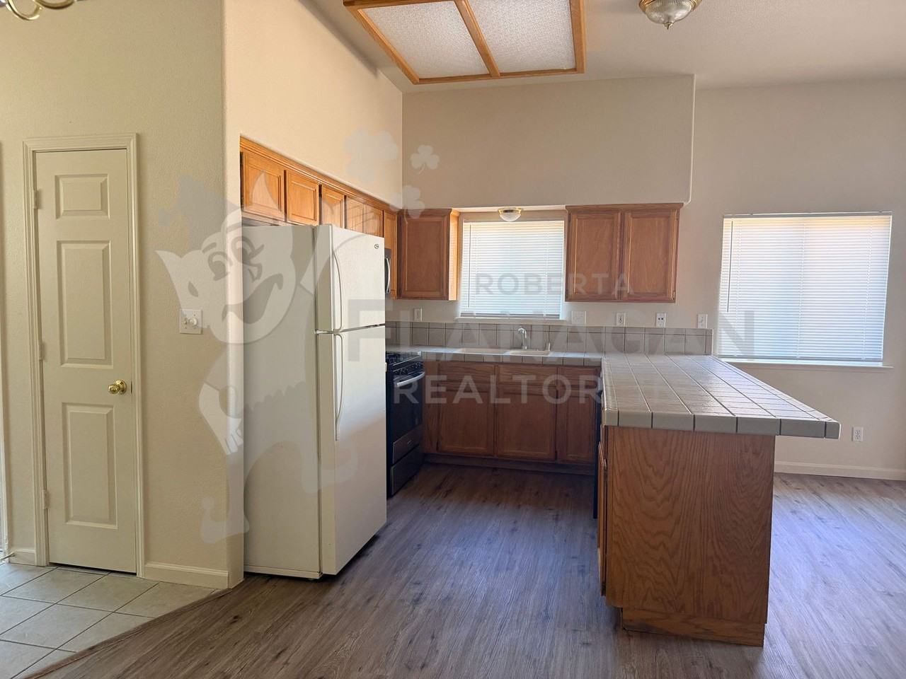 2974 Westminster Ct - Photo 2 of 17