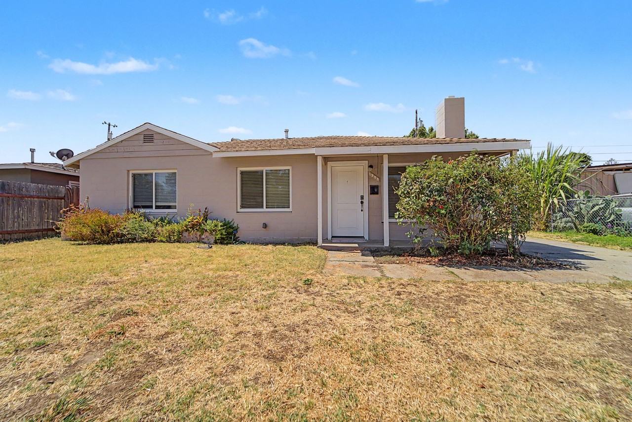 1258 Rosemary Ln