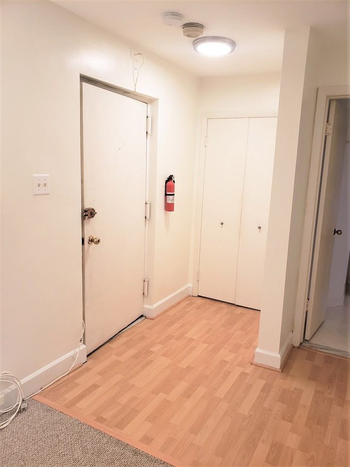 333 2nd St Ne #1 - Photo 4 of 9