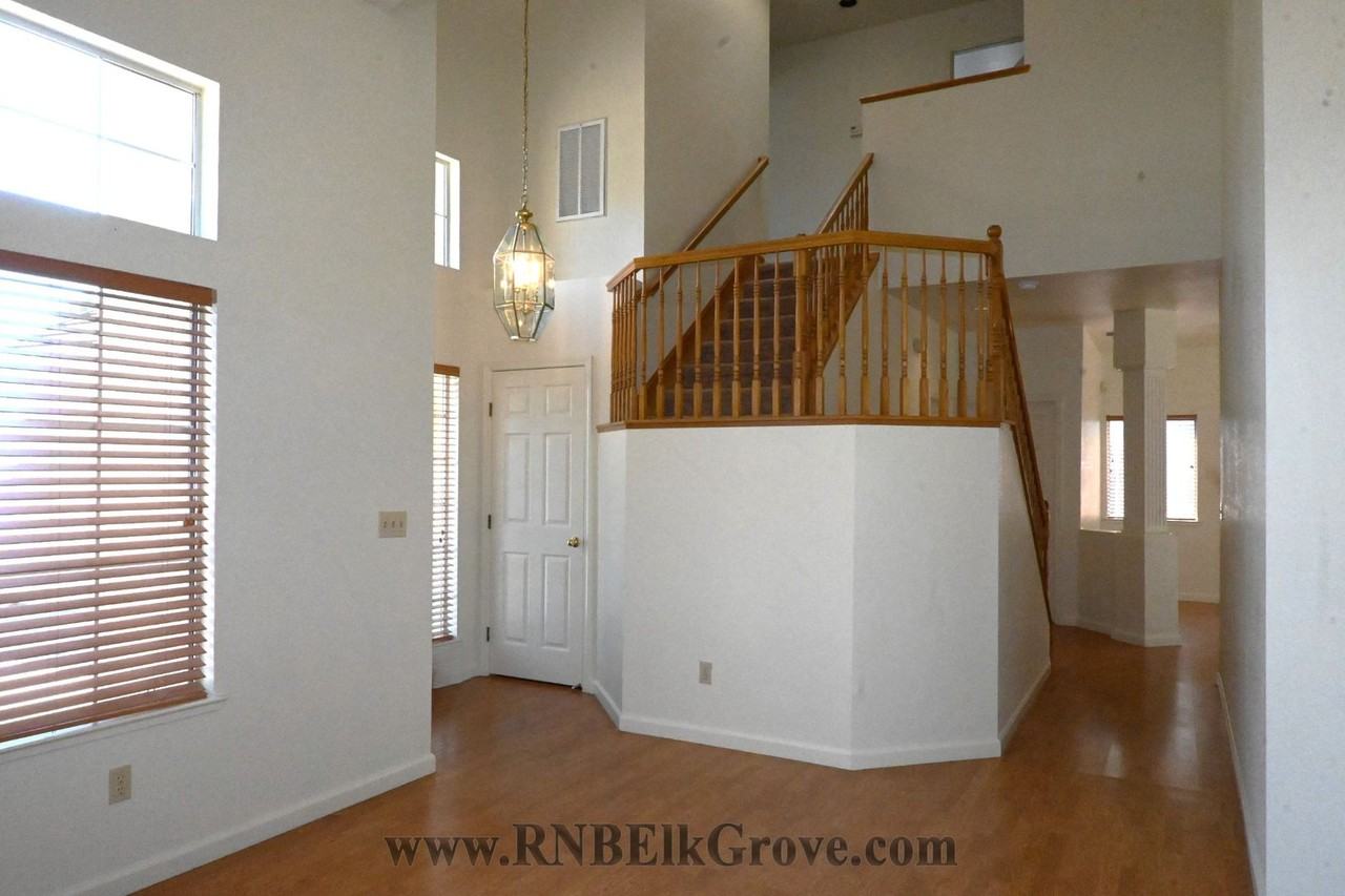 8868 Chadbury Pl - Photo 4 of 18