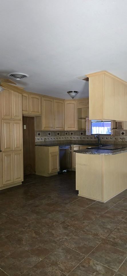 1814 Linwood Rd #1 - Photo 2 of 9