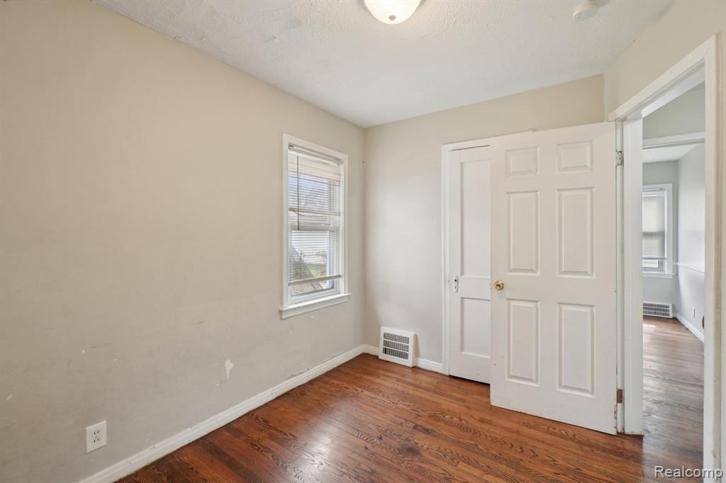 19717 Kenosha St #1 - Photo 5 of 10