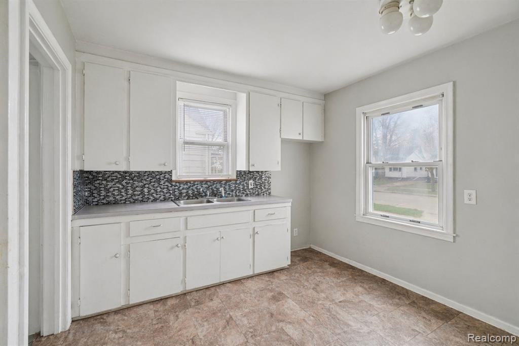 19717 Kenosha St #1 - Photo 6 of 10