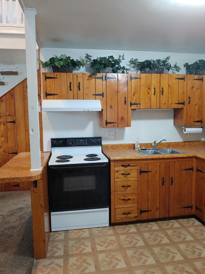 550 N Main St #1 - Photo 5 of 20