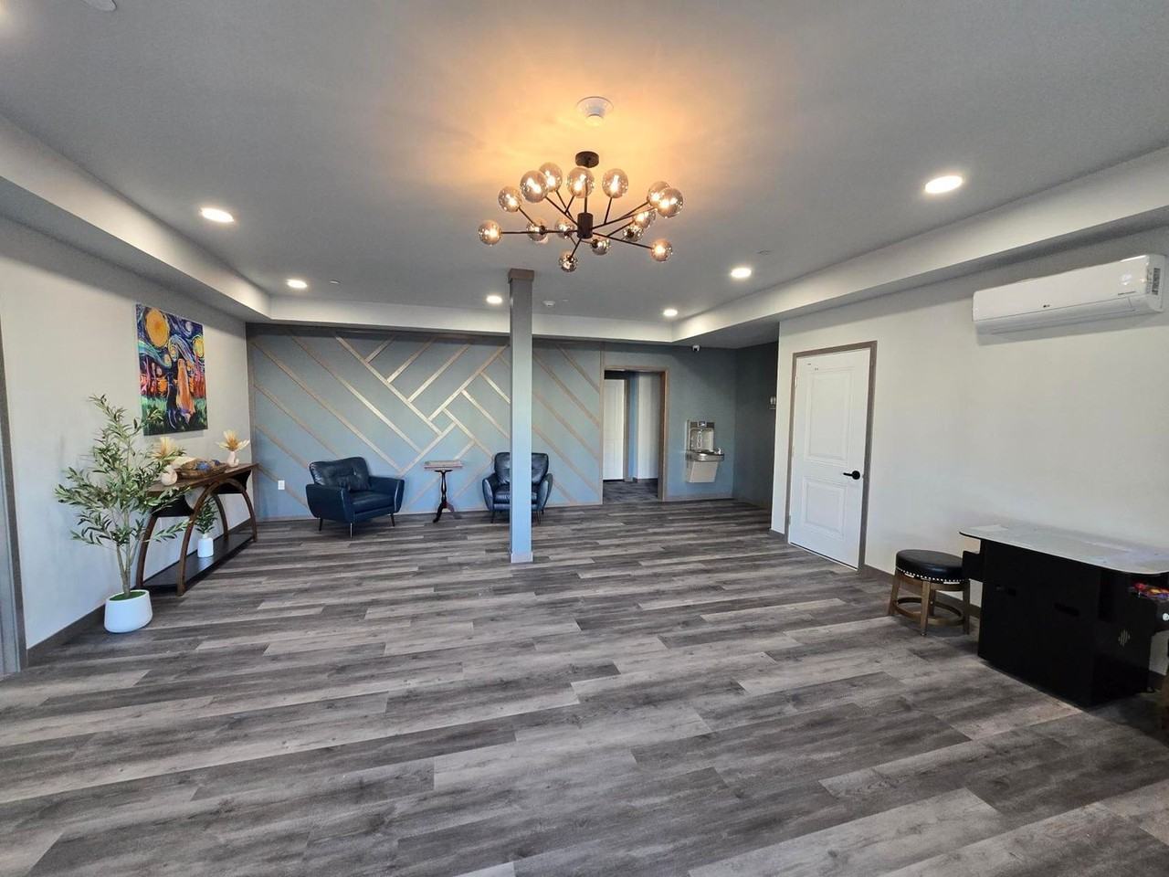 JJ Place - Photo 5 of 27