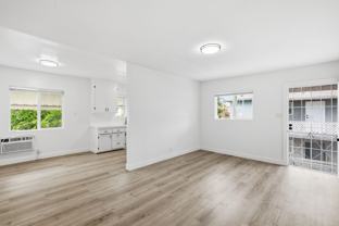 6860-6870 Hazeltine Avenue - Photo 1 of 1