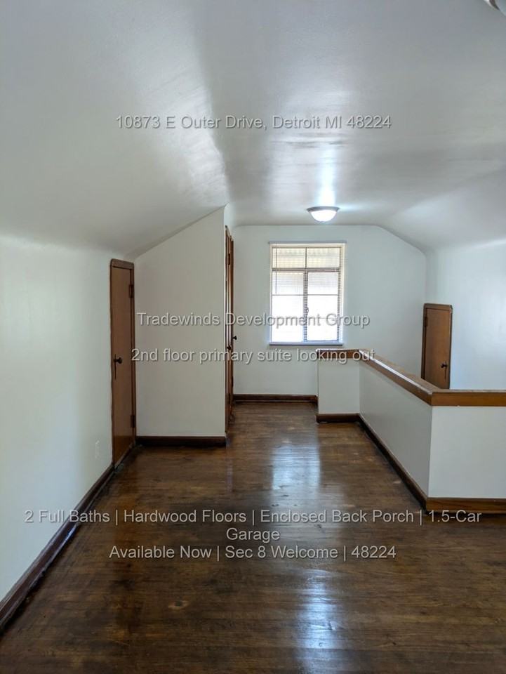 10873 E Outer Dr - Photo 6 of 15