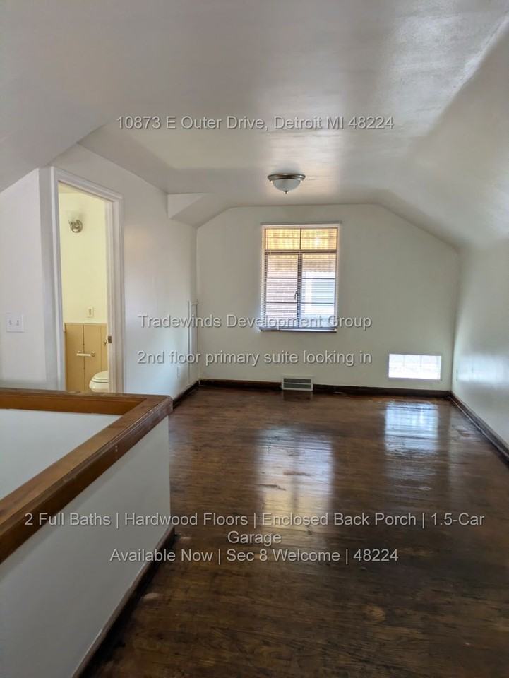 10873 E Outer Dr - Photo 7 of 15