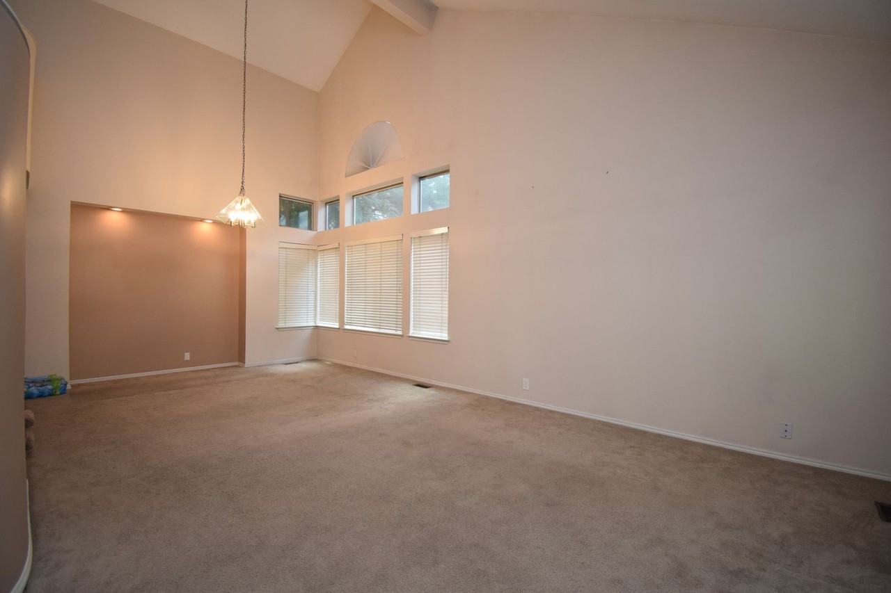 2122 E Rainbow Point Dr - Photo 3 of 36