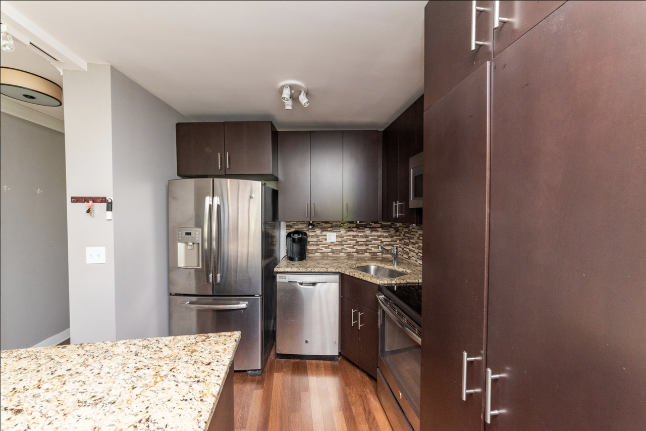 2930 N Sheridan Rd #602 - Photo 3 of 14