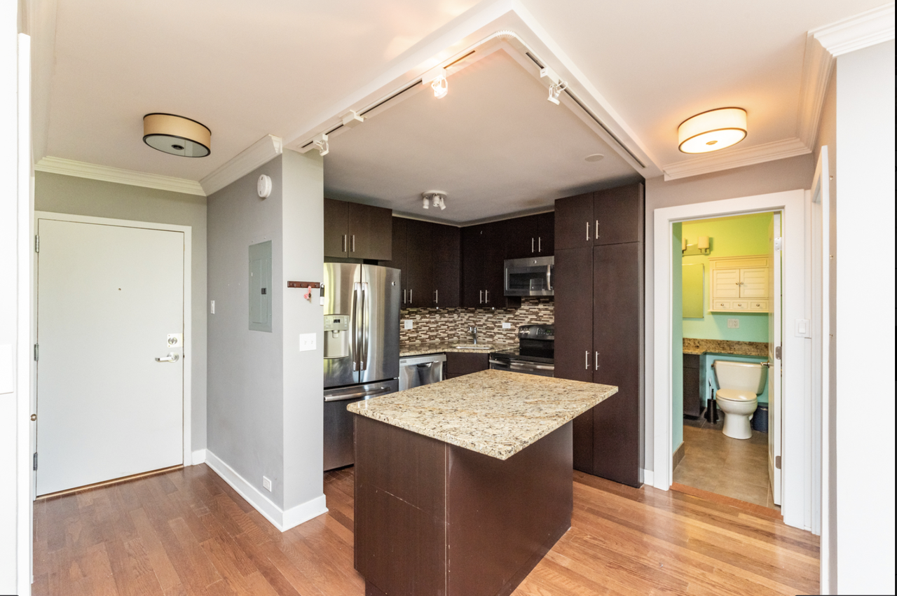 2930 N Sheridan Rd #602 - Photo 4 of 14