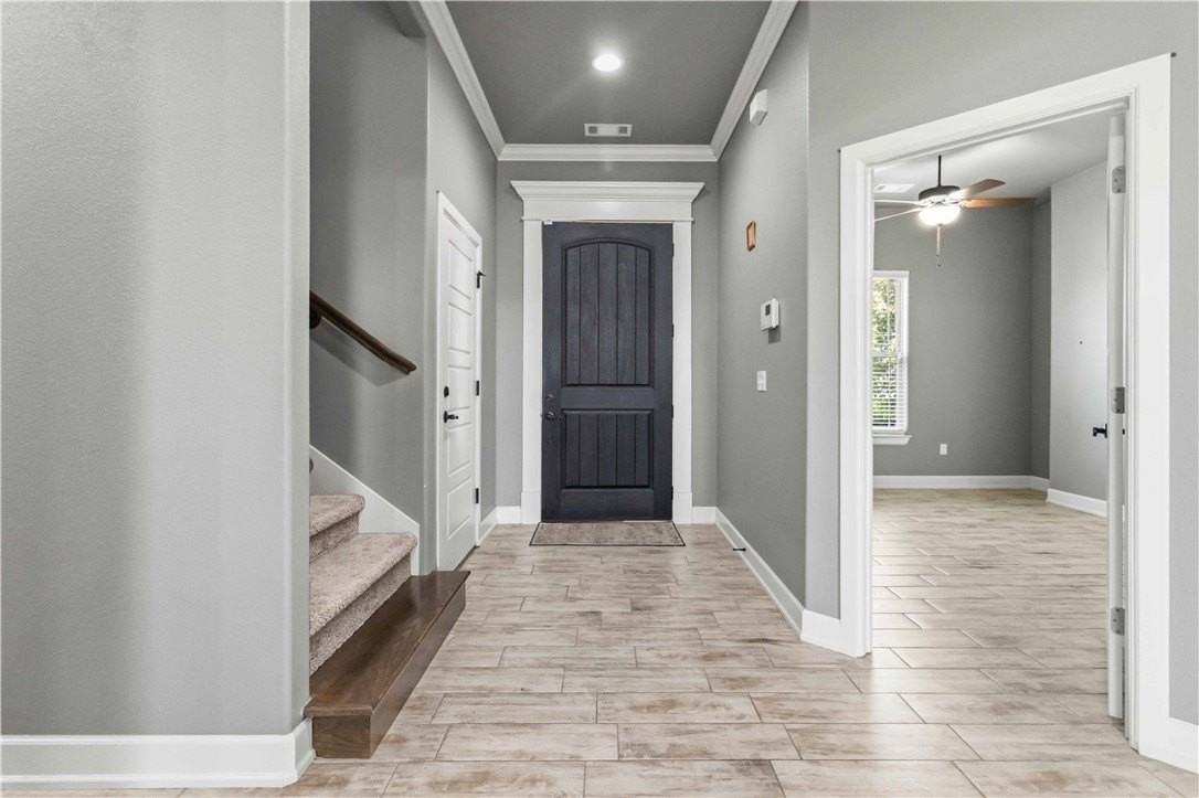 1340 Sweetbriar Cir - Photo 2 of 44
