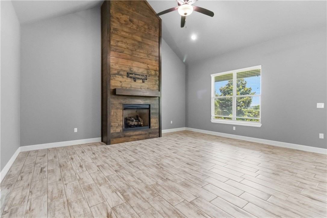 1340 Sweetbriar Cir - Photo 3 of 44