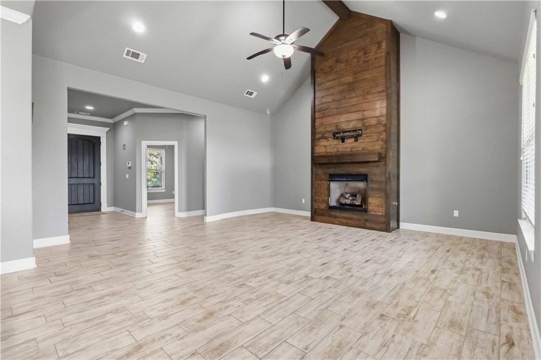 1340 Sweetbriar Cir - Photo 5 of 44