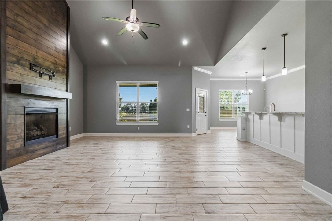 1340 Sweetbriar Cir - Photo 6 of 44