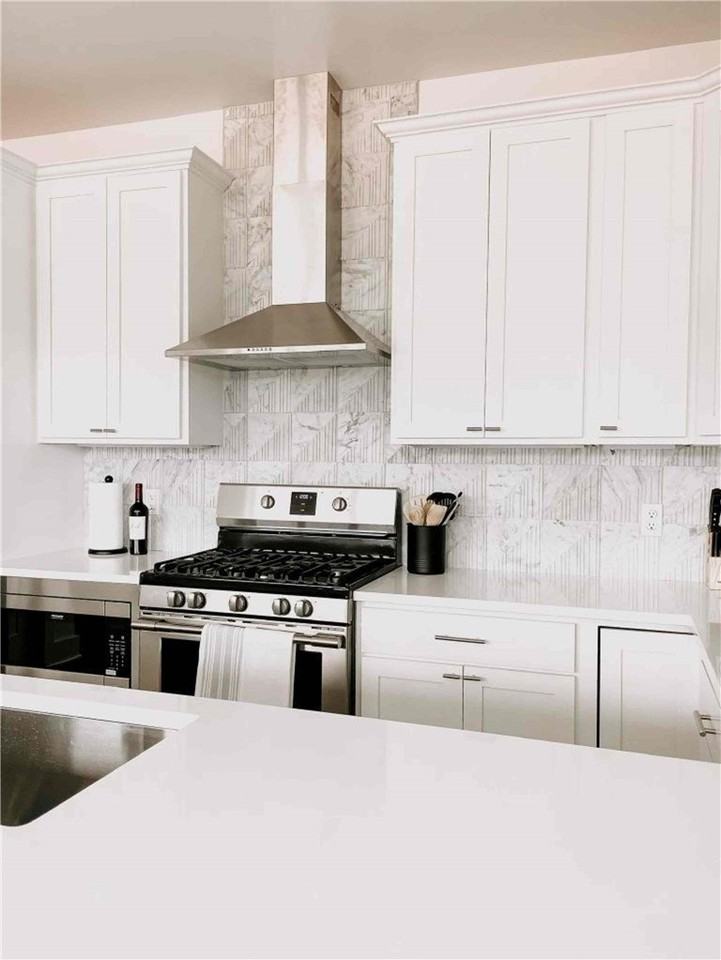 306 Se G St - Photo 3 of 50