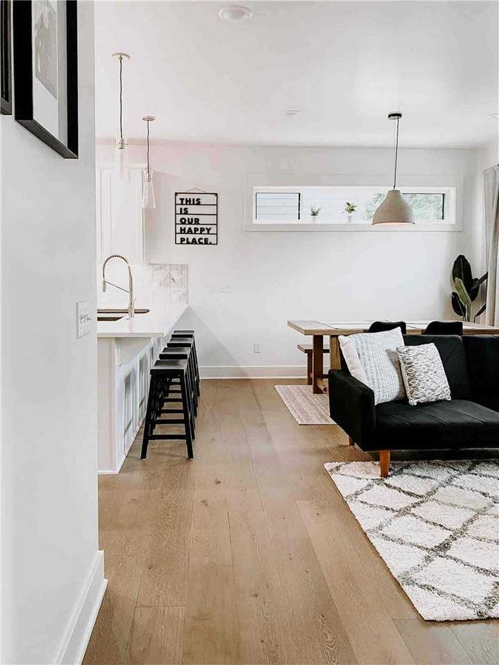 306 Se G St - Photo 7 of 50