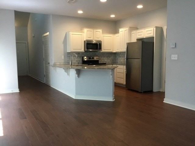3802 Sw Peachwood Dr - Photo 4 of 17