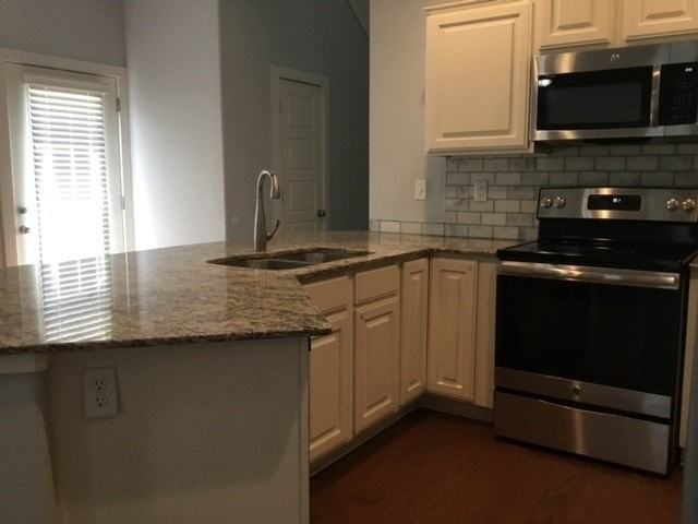 3802 Sw Peachwood Dr - Photo 5 of 17