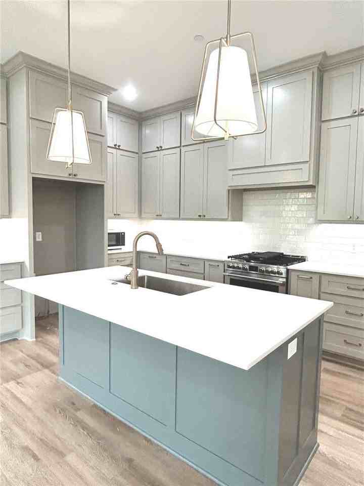 2404 S 31st St - Photo 3 of 22