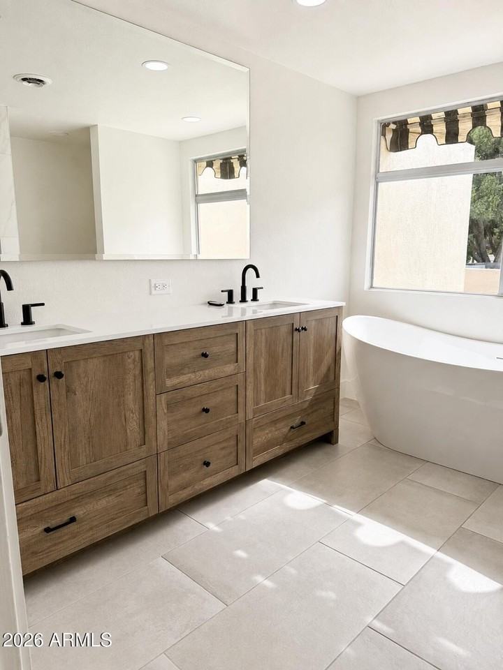 4327 N 69th Way - Photo 4 of 35