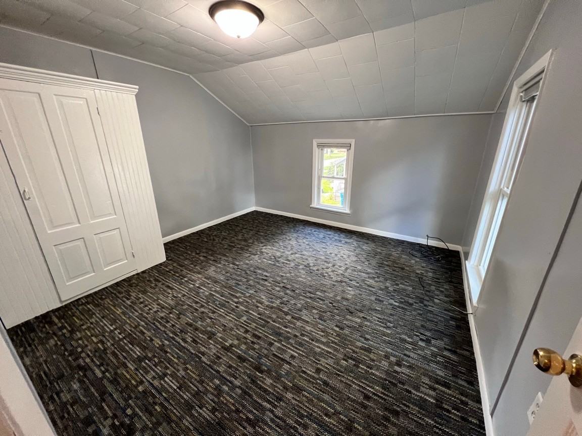 320 W Henry St #2 - Photo 2 of 14