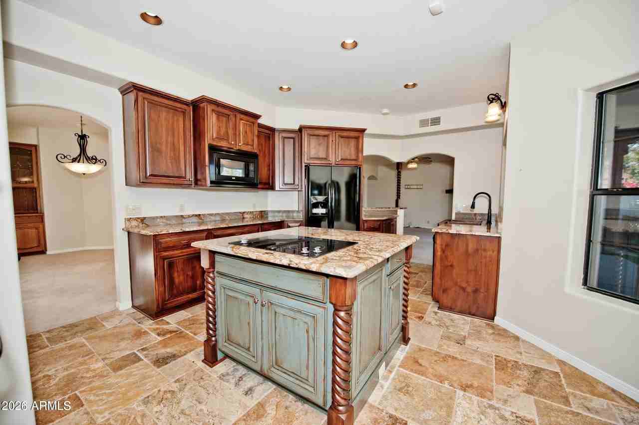 2322 S Rogers #4 - Photo 7 of 34