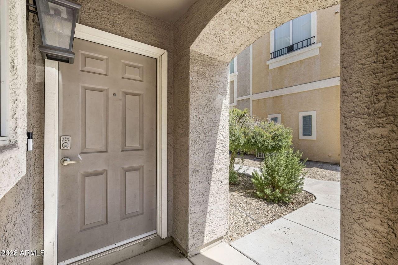 2450 W Glenrosa Ave #9 - Photo 2 of 31