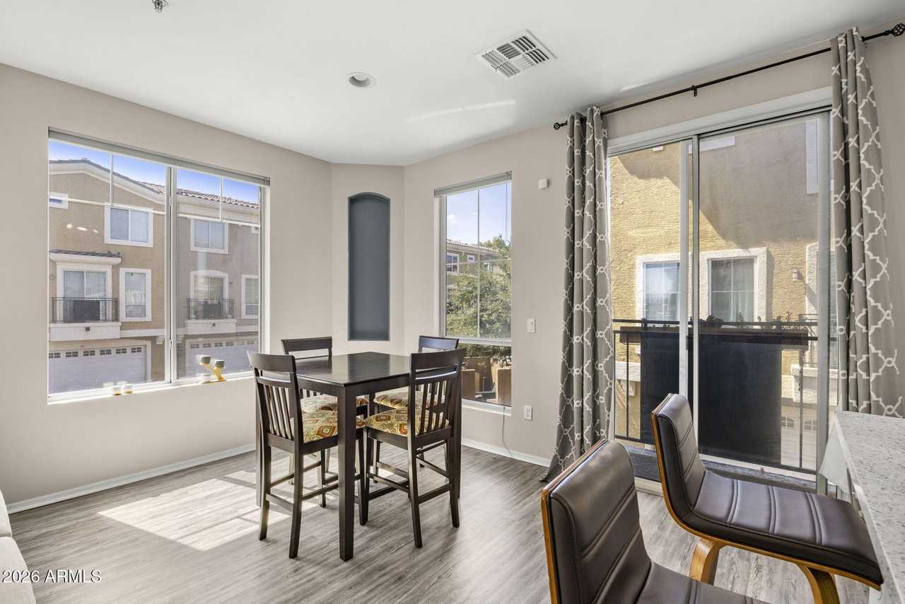 2450 W Glenrosa Ave #9 - Photo 6 of 31
