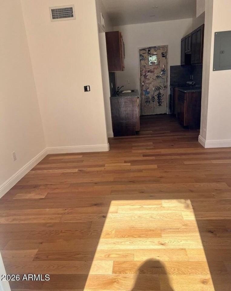5914 W Myrtle Ave - Photo 5 of 12