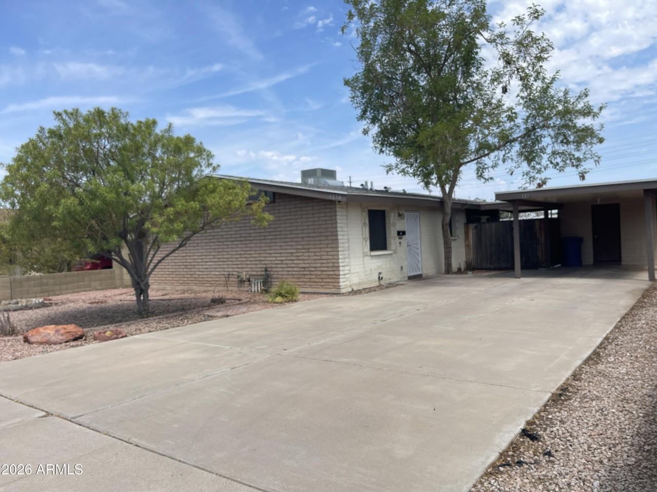 1238 W Malibu Dr - Photo 4 of 24