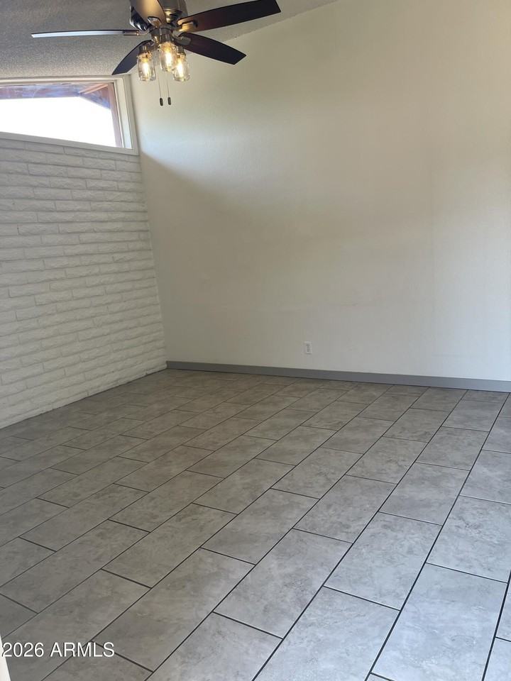1238 W Malibu Dr - Photo 6 of 24