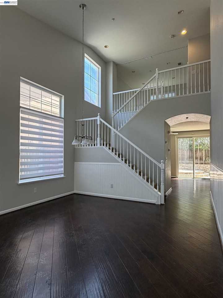 1336 Tiffany Dr - Photo 2 of 21