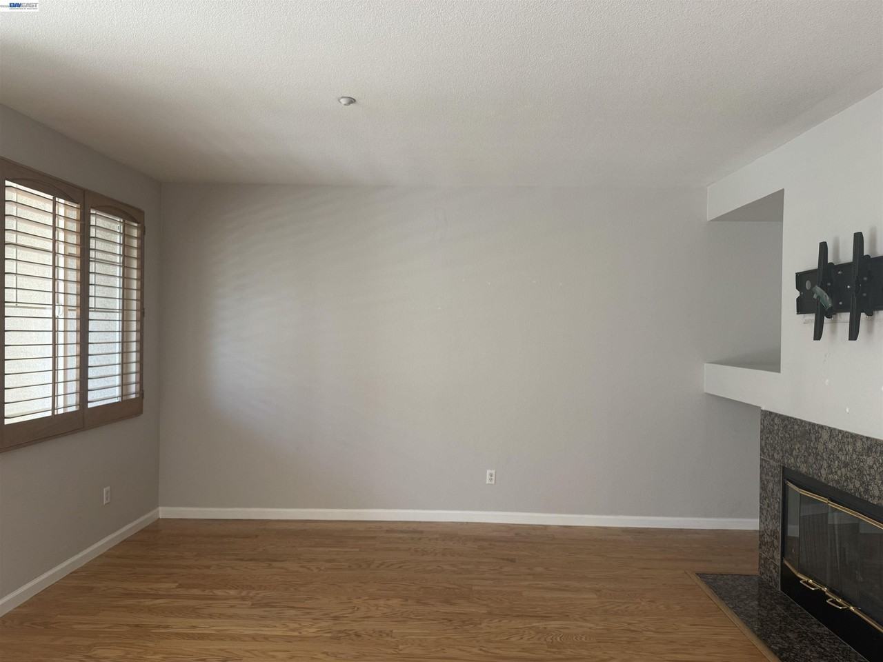 3162 Golden Crest Cmn #3 - Photo 3 of 29