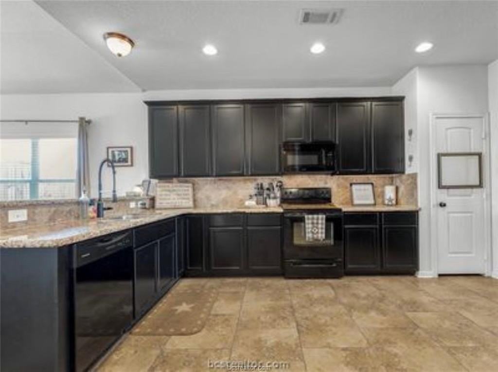 215 Boulder Dr - Photo 2 of 19