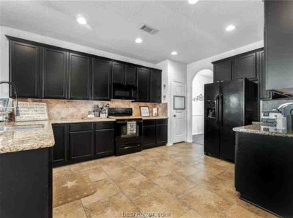 215 Boulder Dr - Photo 3 of 19