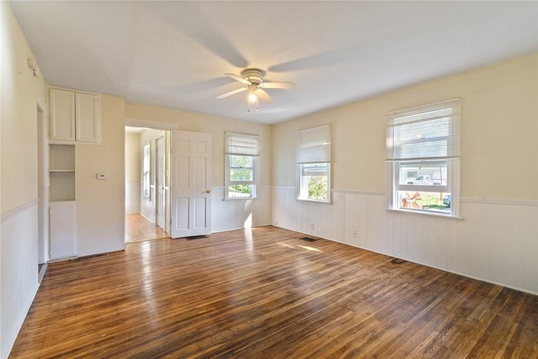 250 Sanford St - Photo 2 of 16