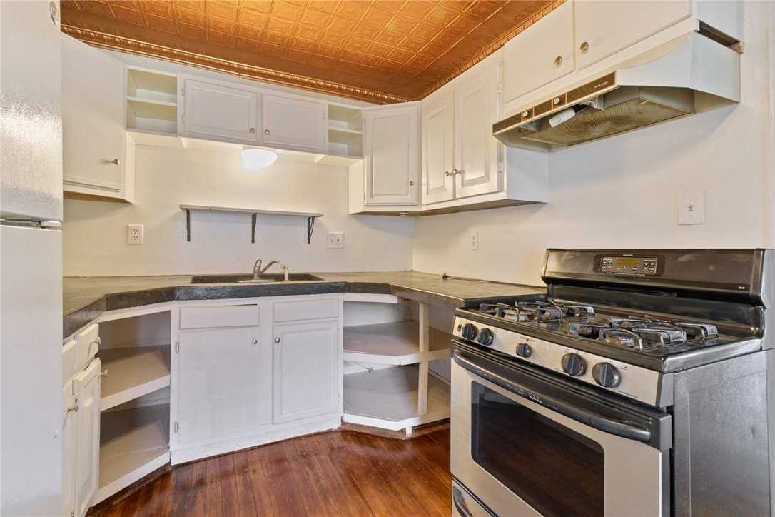 250 Sanford St - Photo 6 of 16