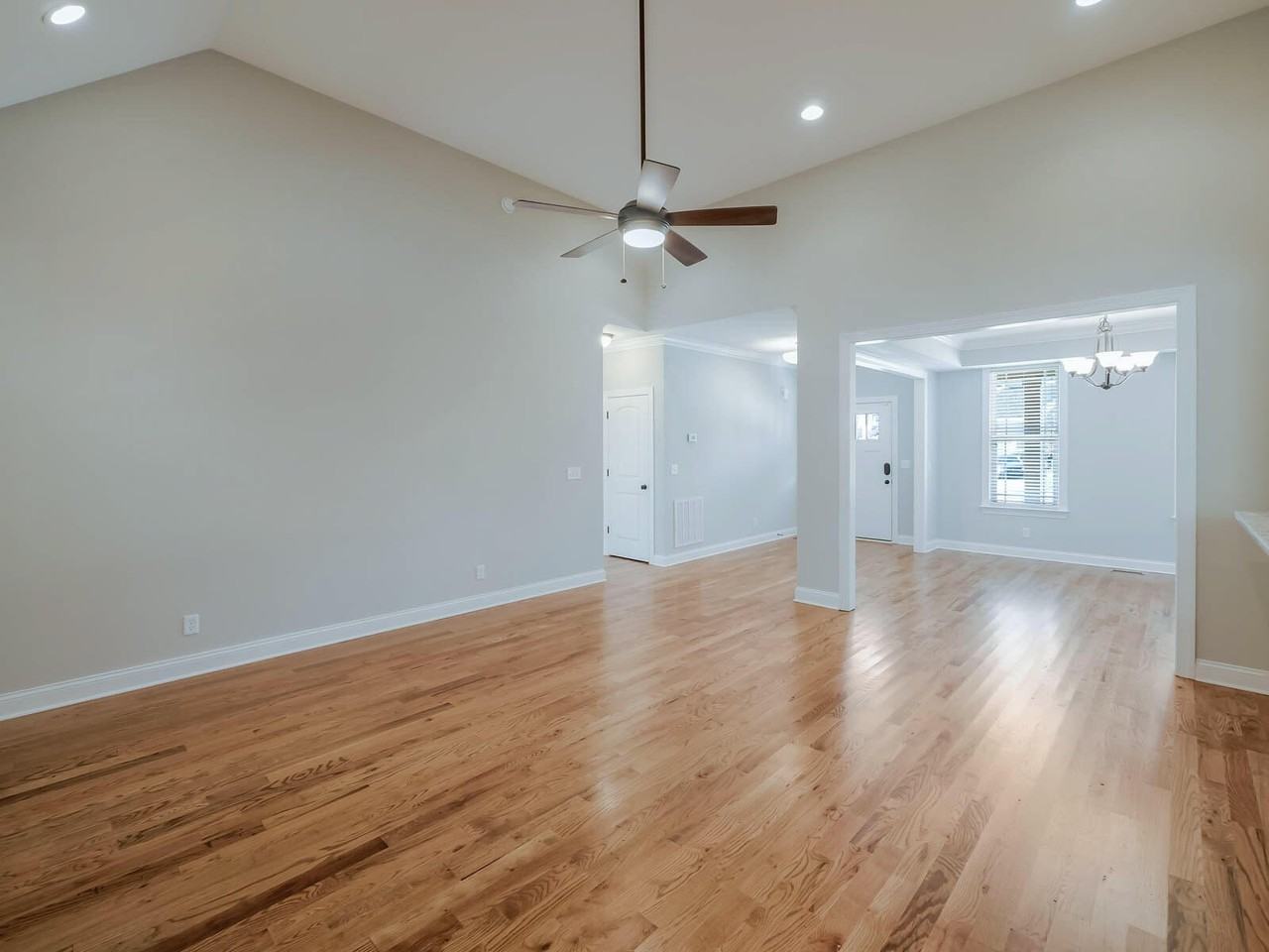 8052 Burgundy Cir #79 - Photo 7 of 31