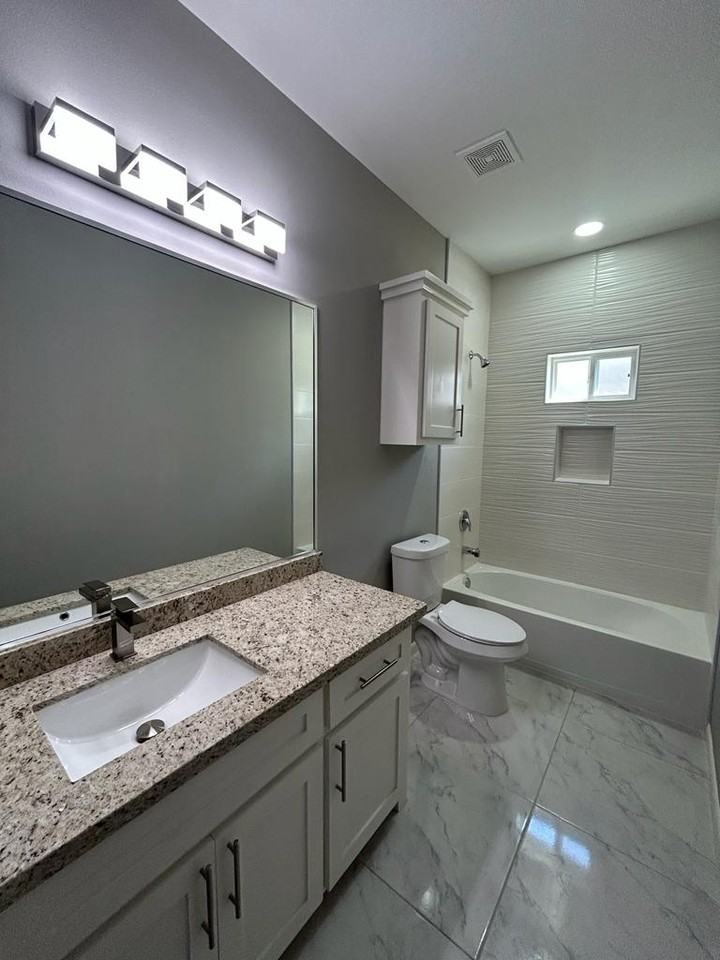 1018 N Blair Ave #1 - Photo 5 of 18
