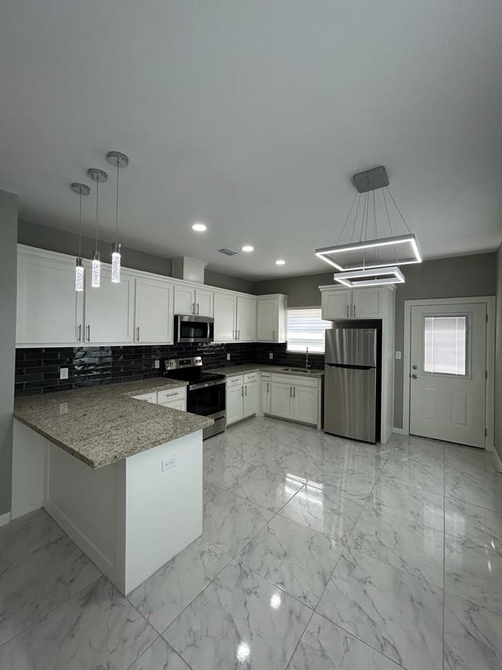 1018 N Blair Ave #1 - Photo 7 of 18