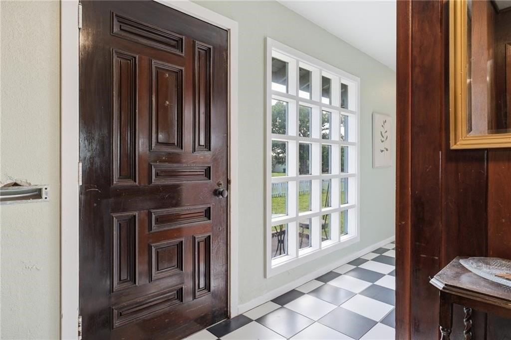651 W Wilson Ave - Photo 5 of 36