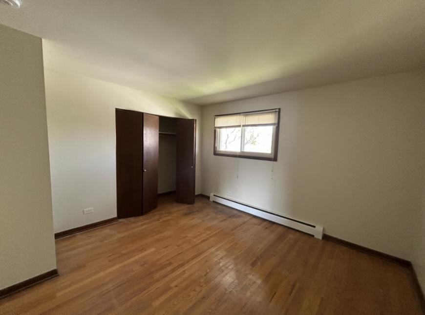 872 N Milwaukee Ave - Photo 5 of 7