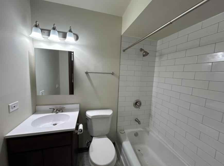 872 N Milwaukee Ave - Photo 7 of 7