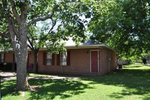 featured image of 105 W Trailmoor Dr #3