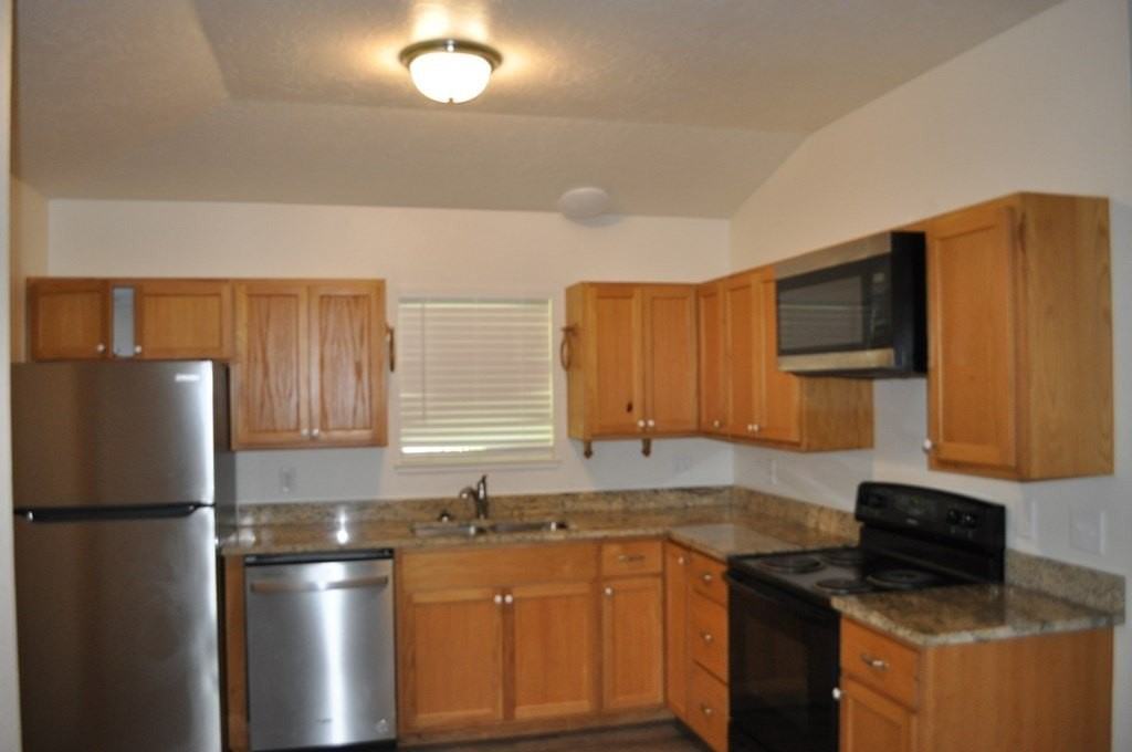 105 W Trailmoor Dr #3 - Photo 2 of 4