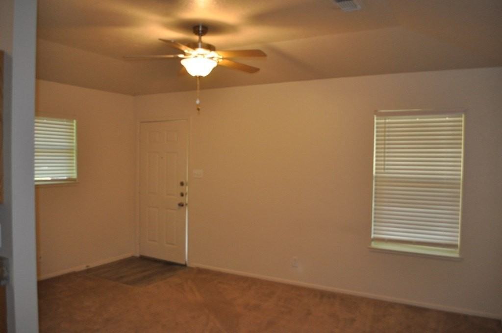 105 W Trailmoor Dr #3 - Photo 3 of 4