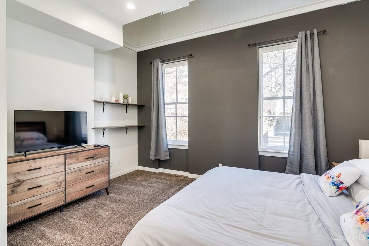 55 E Clifton Ave #2 - Photo 7 of 16